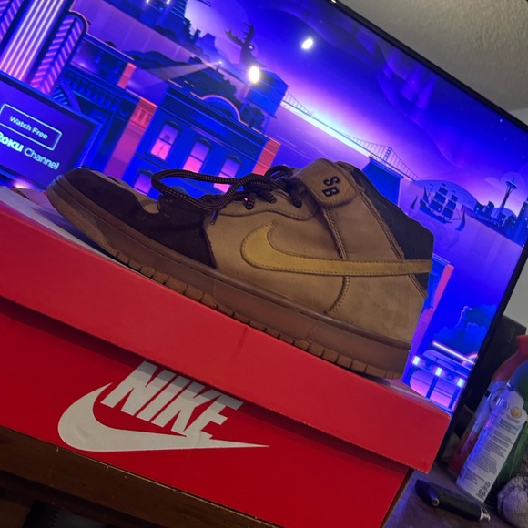 Nike SB Dunks - Picture 6 of 6